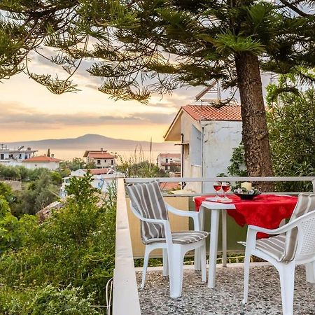 Seaside Family Haven - Avia'S Spacious Getaway Exterior foto